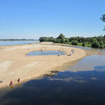 L aire de baignade naturelle dans le lit de la Loire
